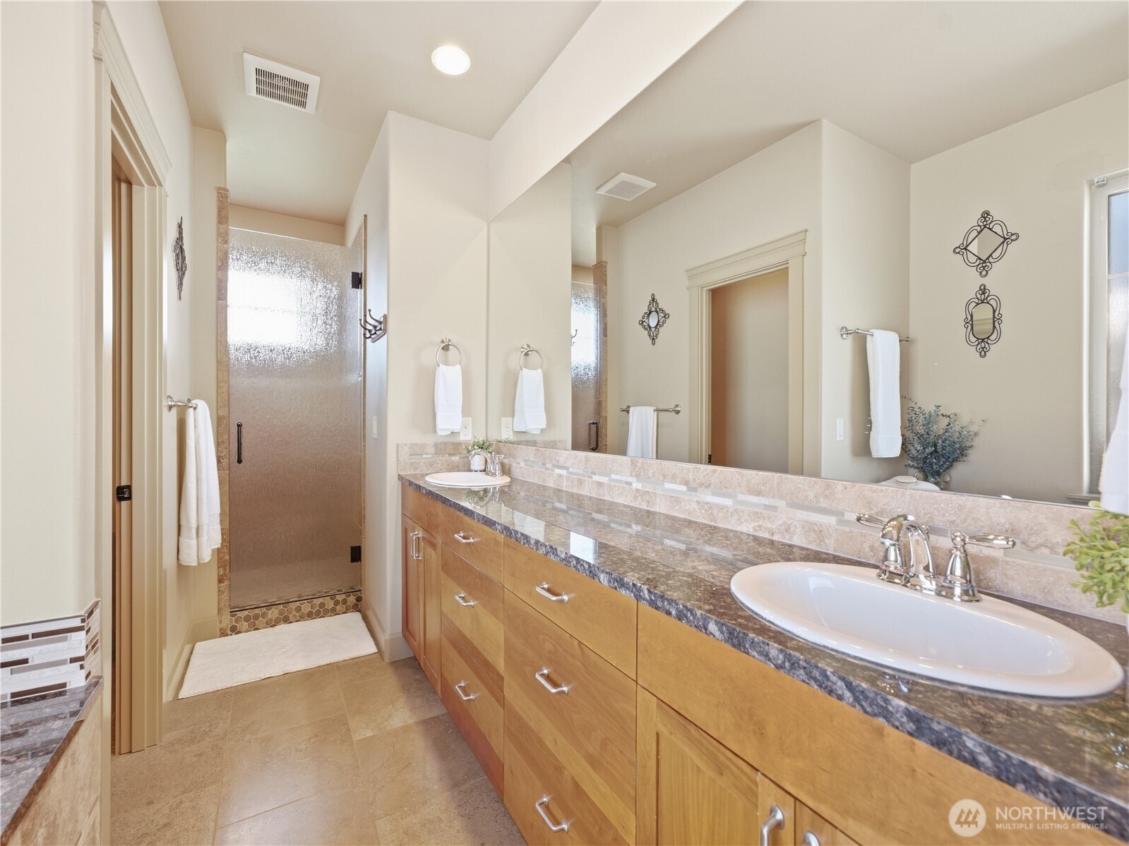 374 Laurie Drive Property Photo 18