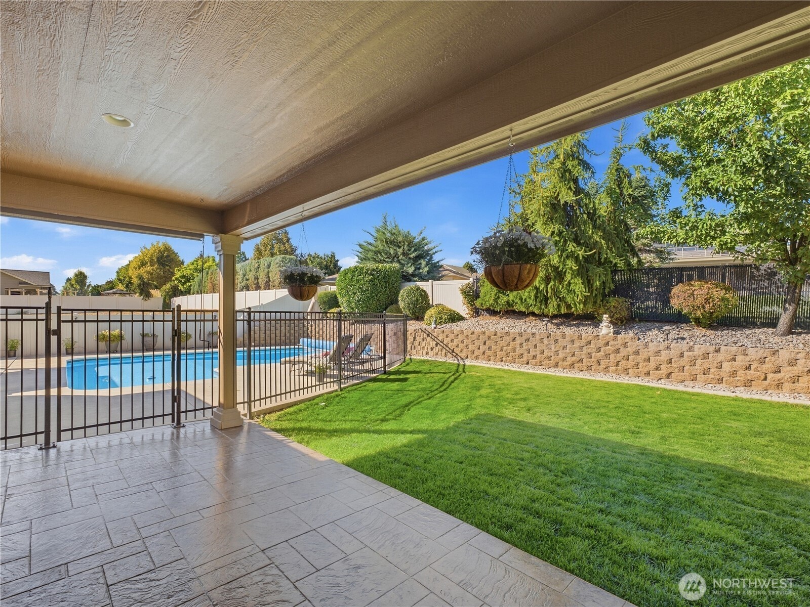 374 Laurie Drive Property Photo 32