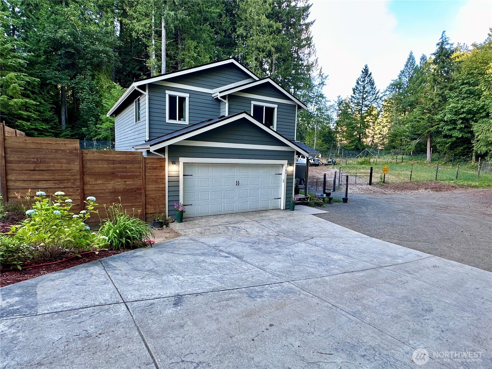 141 E Ellinor Peak Place Property Photo 1