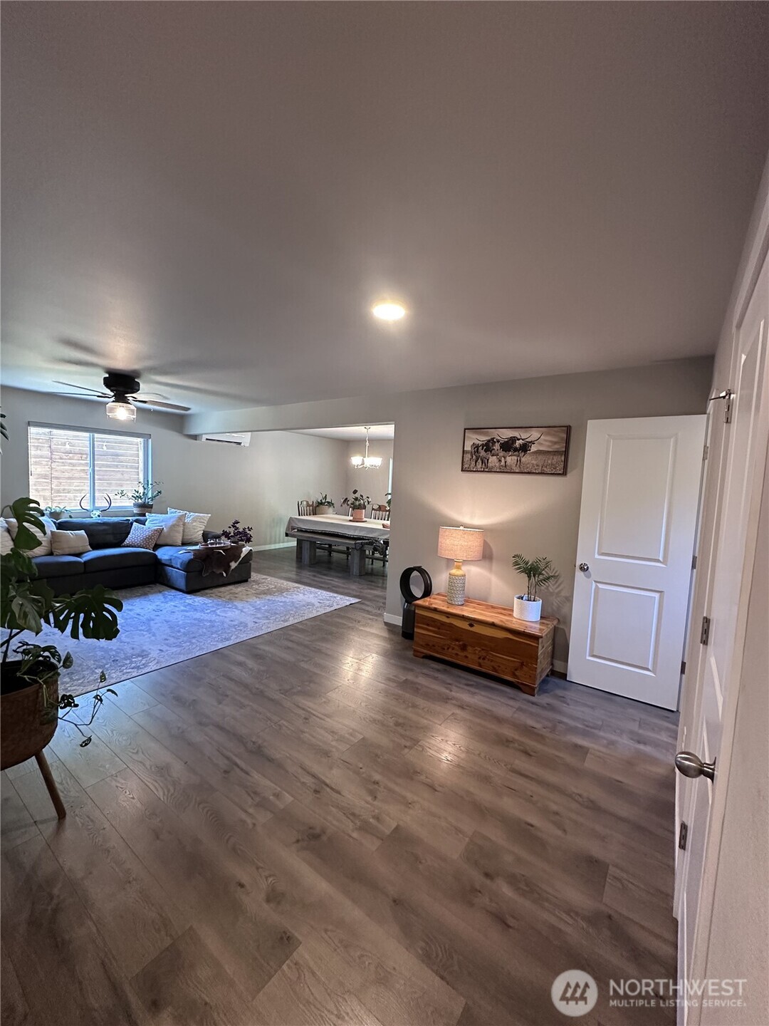 141 E Ellinor Peak Place Property Photo 2