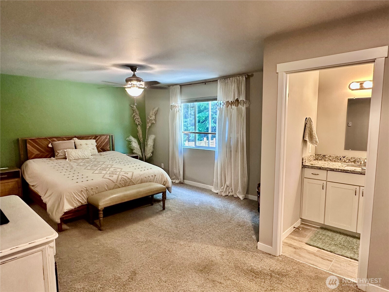 141 E Ellinor Peak Place Property Photo 13