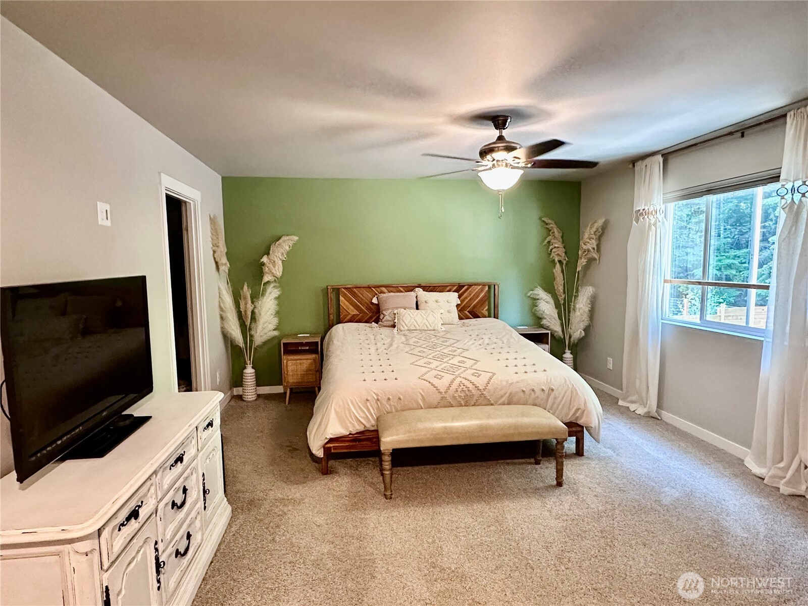 141 E Ellinor Peak Place Property Photo 14