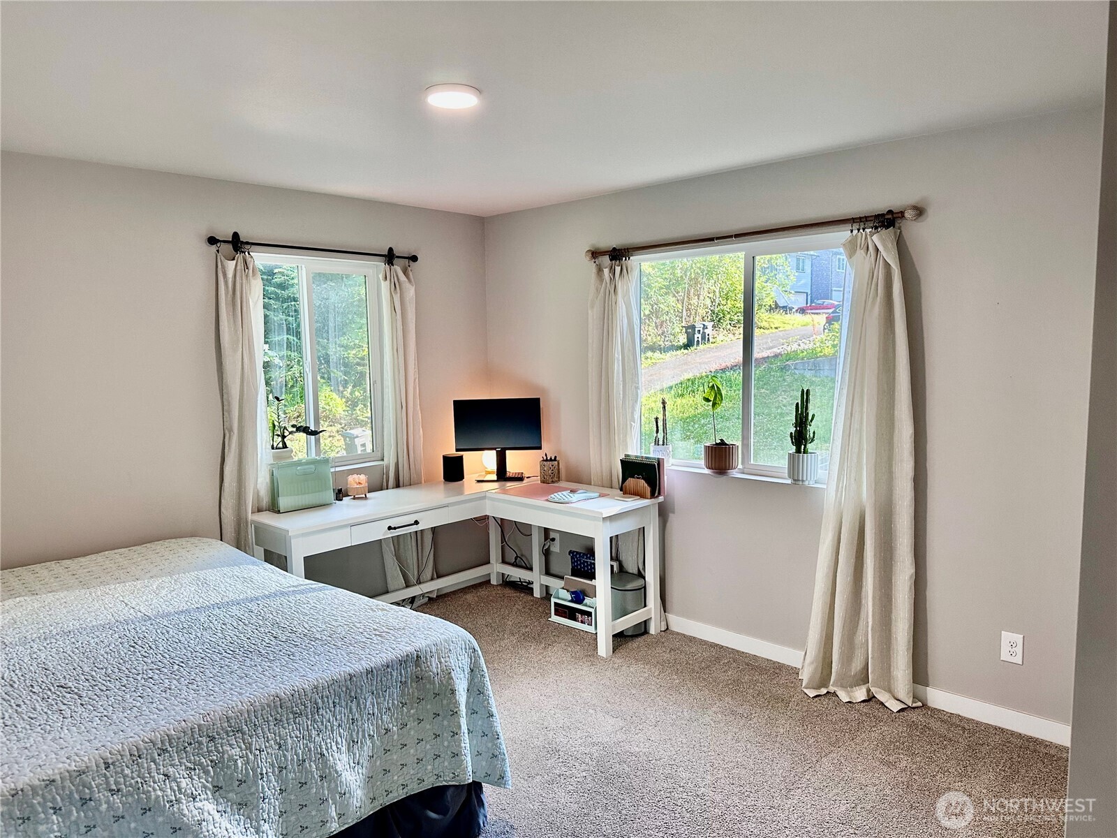 141 E Ellinor Peak Place Property Photo 25