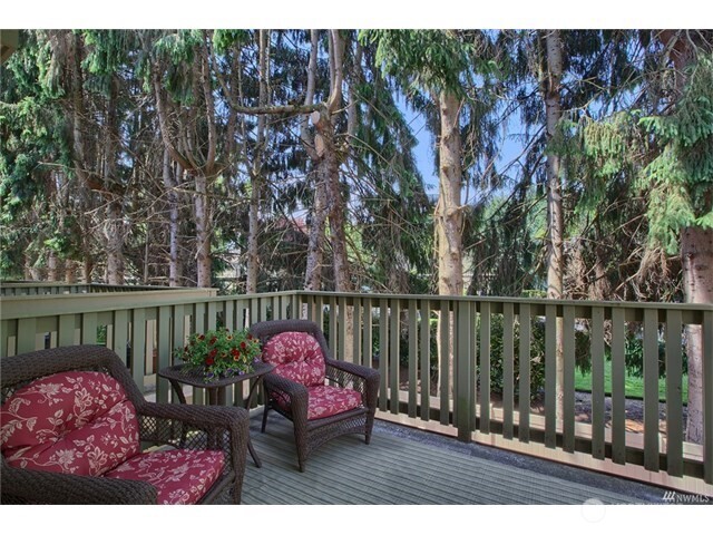 9609 182nd Place 105 Property Photo 3