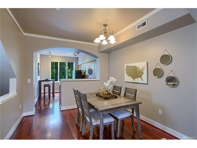 9609 182nd Place 105 Property Photo 4
