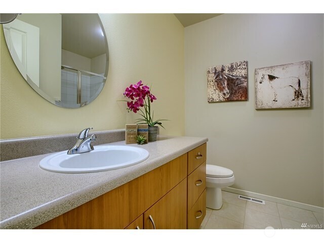 9609 182nd Place 105 Property Photo 8
