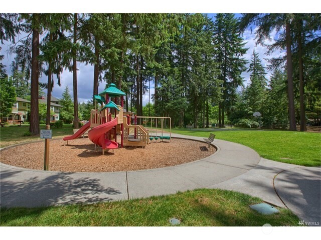9609 182nd Place 105 Property Photo 13