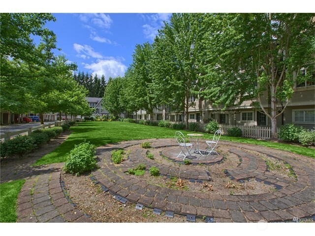9609 182nd Place 105 Property Photo 14