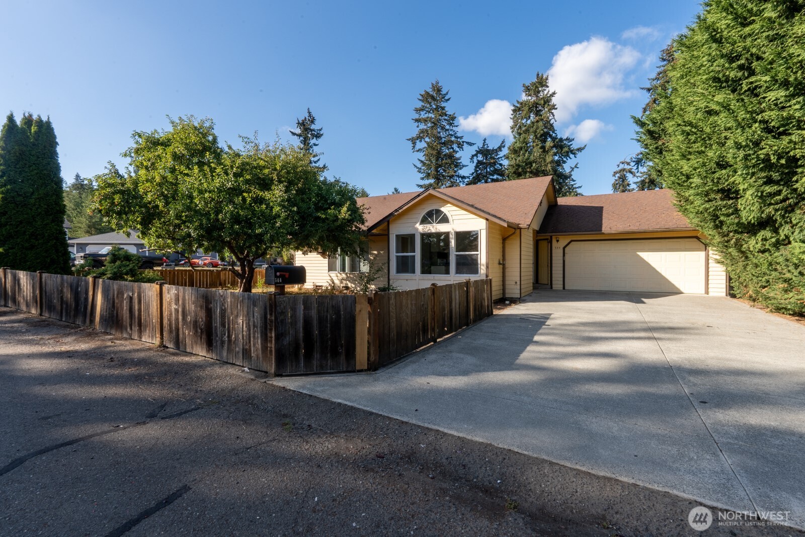544 Pine Court Property Photo 1