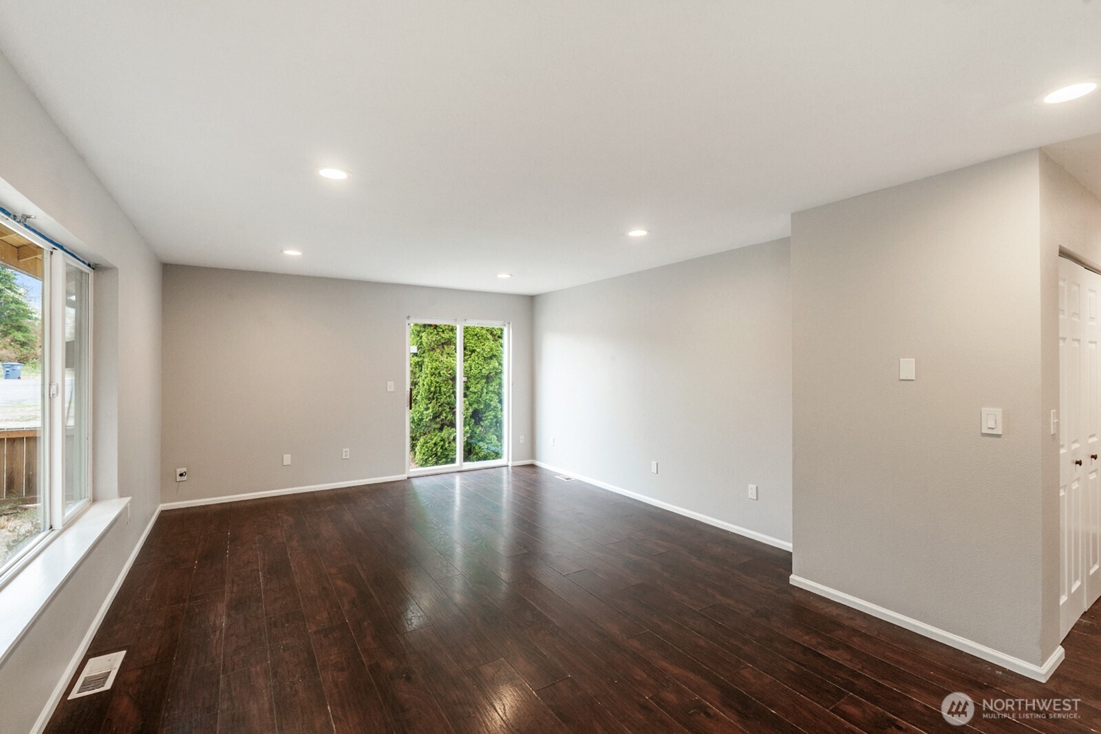 544 Pine Court Property Photo 8