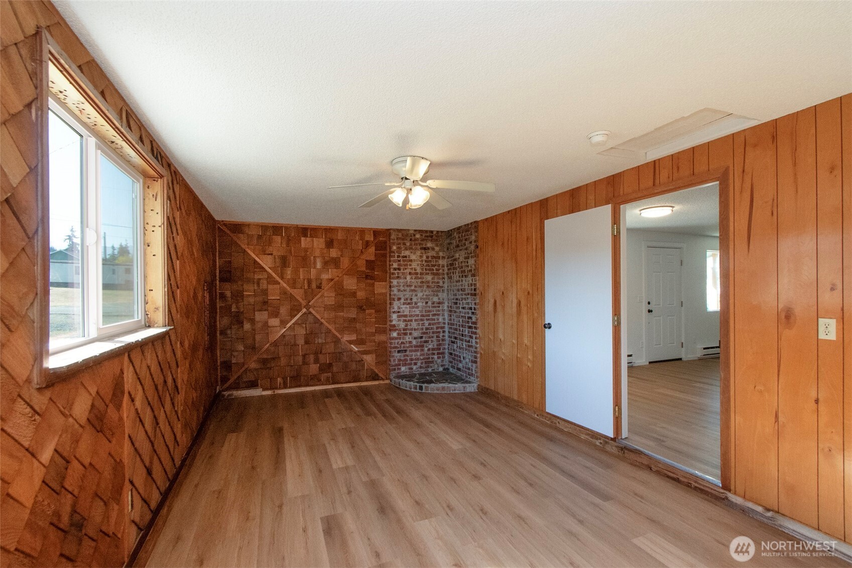 2355 E Sixth Avenue Property Photo 10