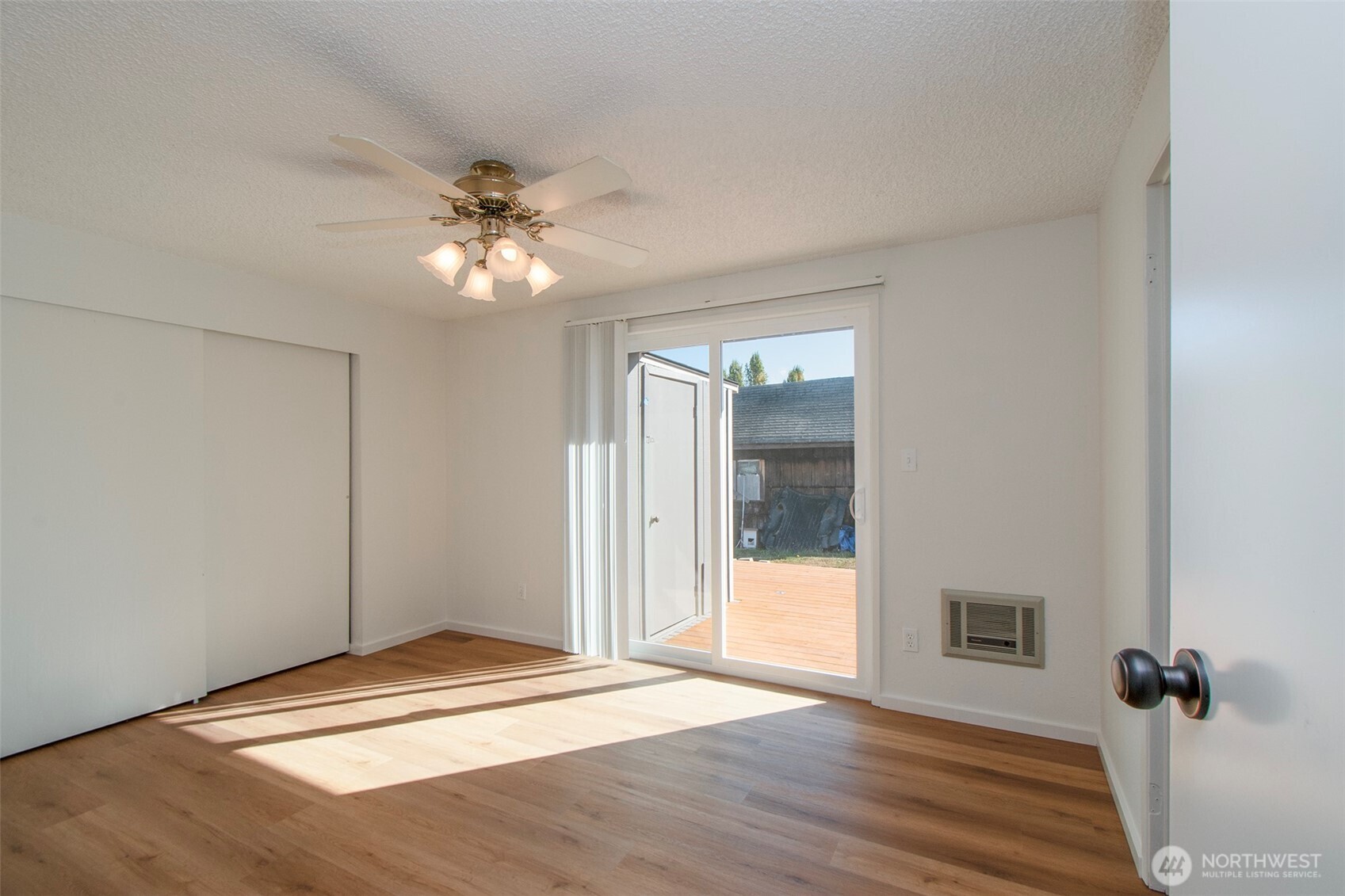 2355 E Sixth Avenue Property Photo 17