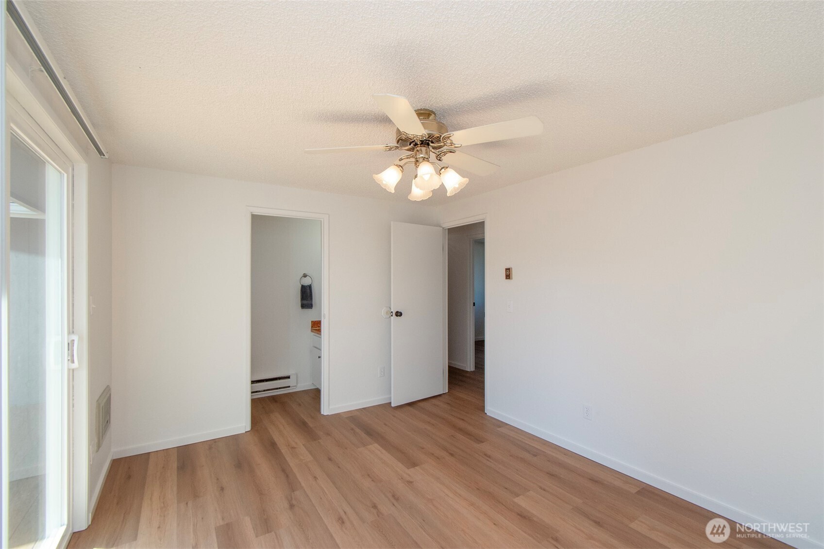 2355 E Sixth Avenue Property Photo 18