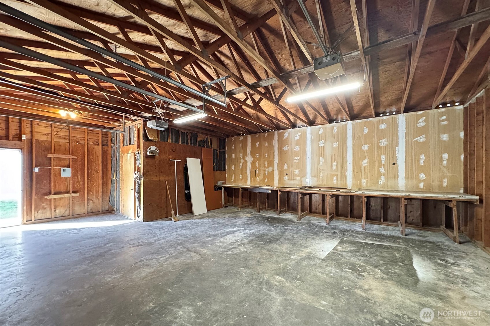 2355 E Sixth Avenue Property Photo 24