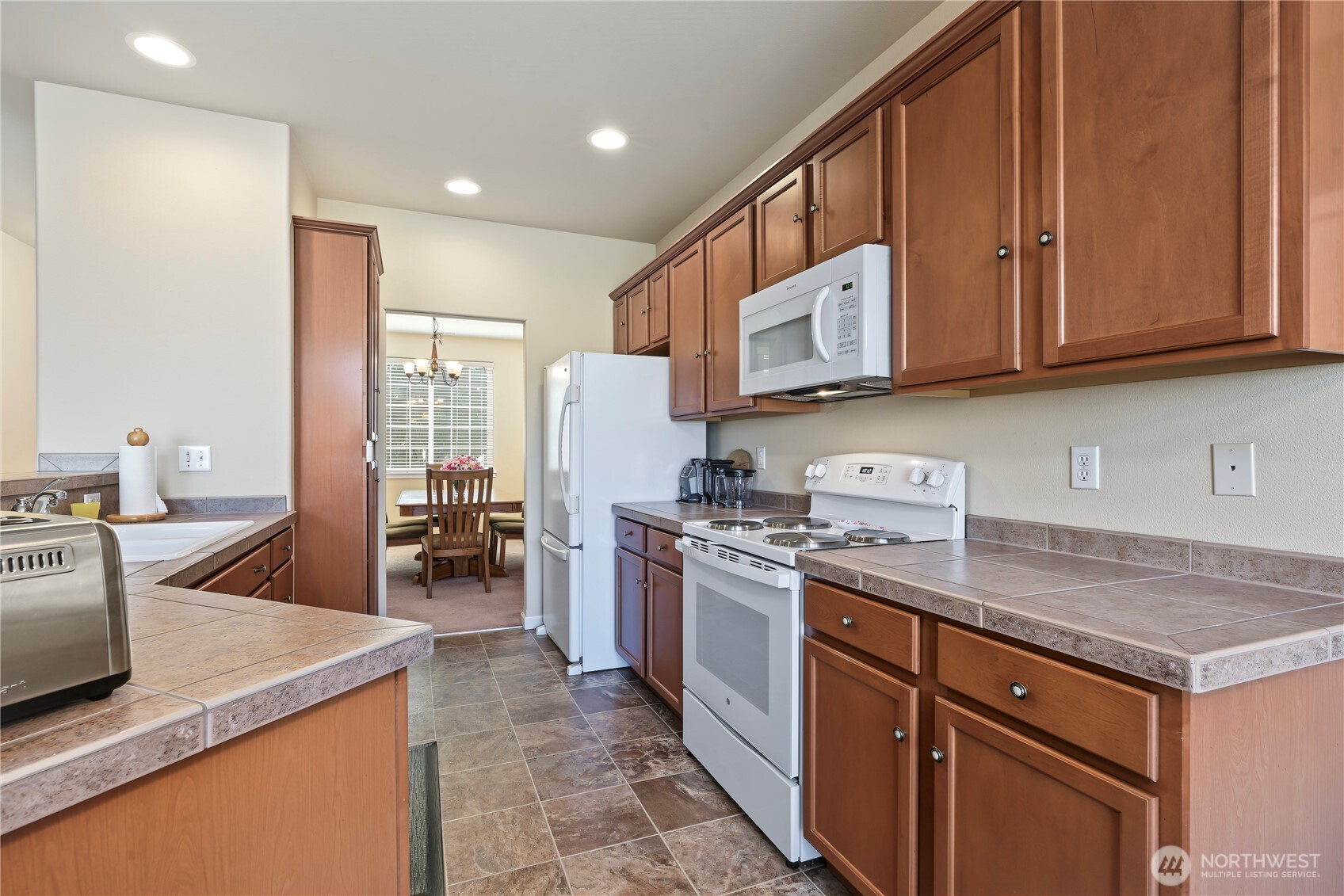 409 Balmer Street Property Photo 4
