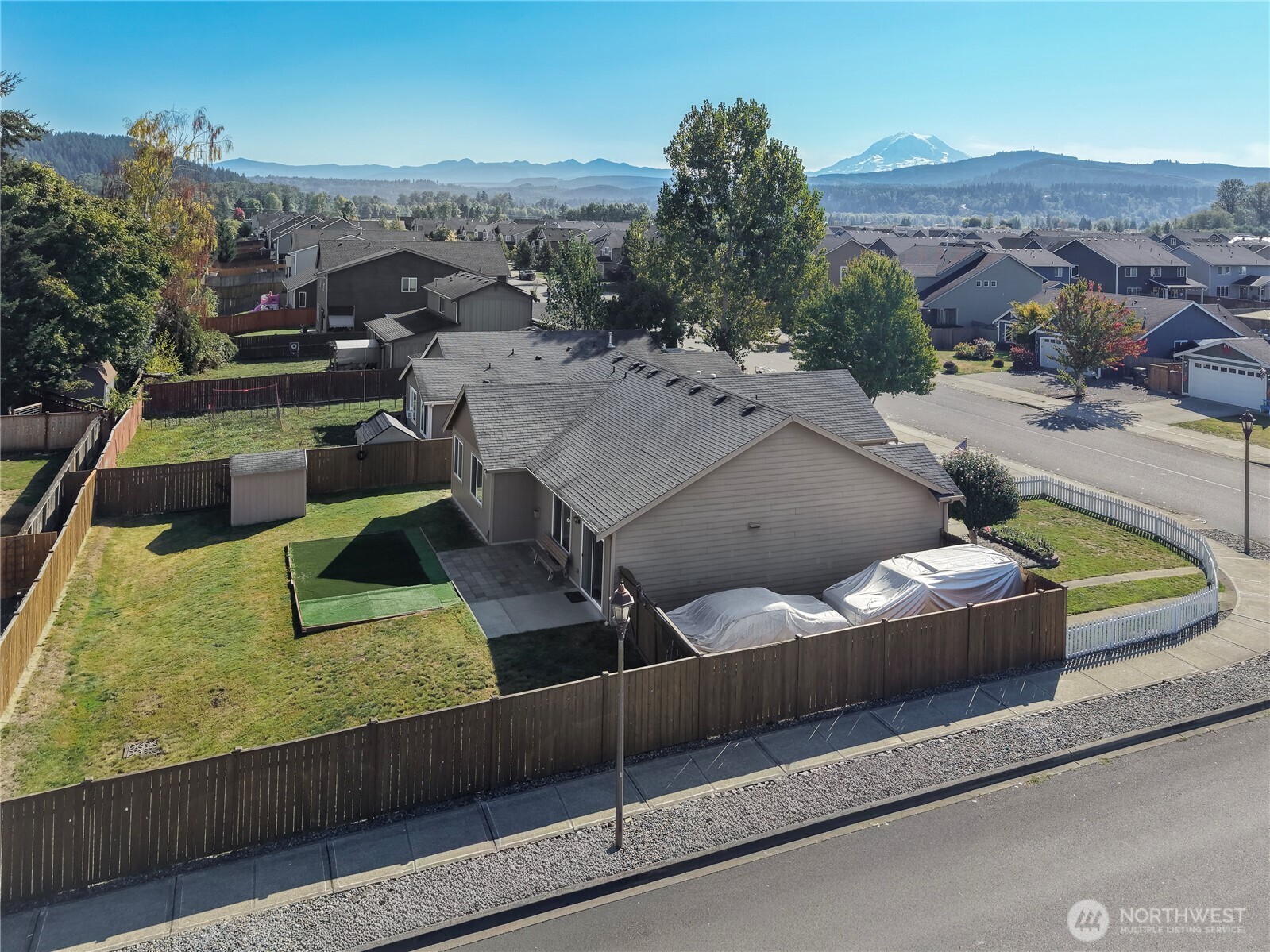 409 Balmer Street Property Photo 17