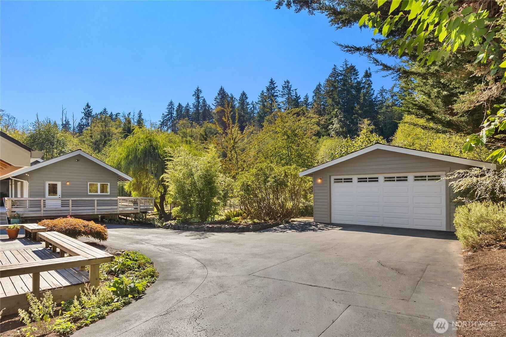 7183 Ne Eagle Harbor Drive Property Photo 5