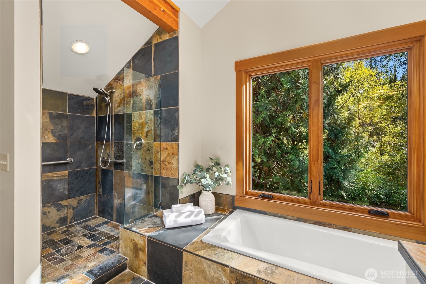 7183 Ne Eagle Harbor Drive Property Photo 25