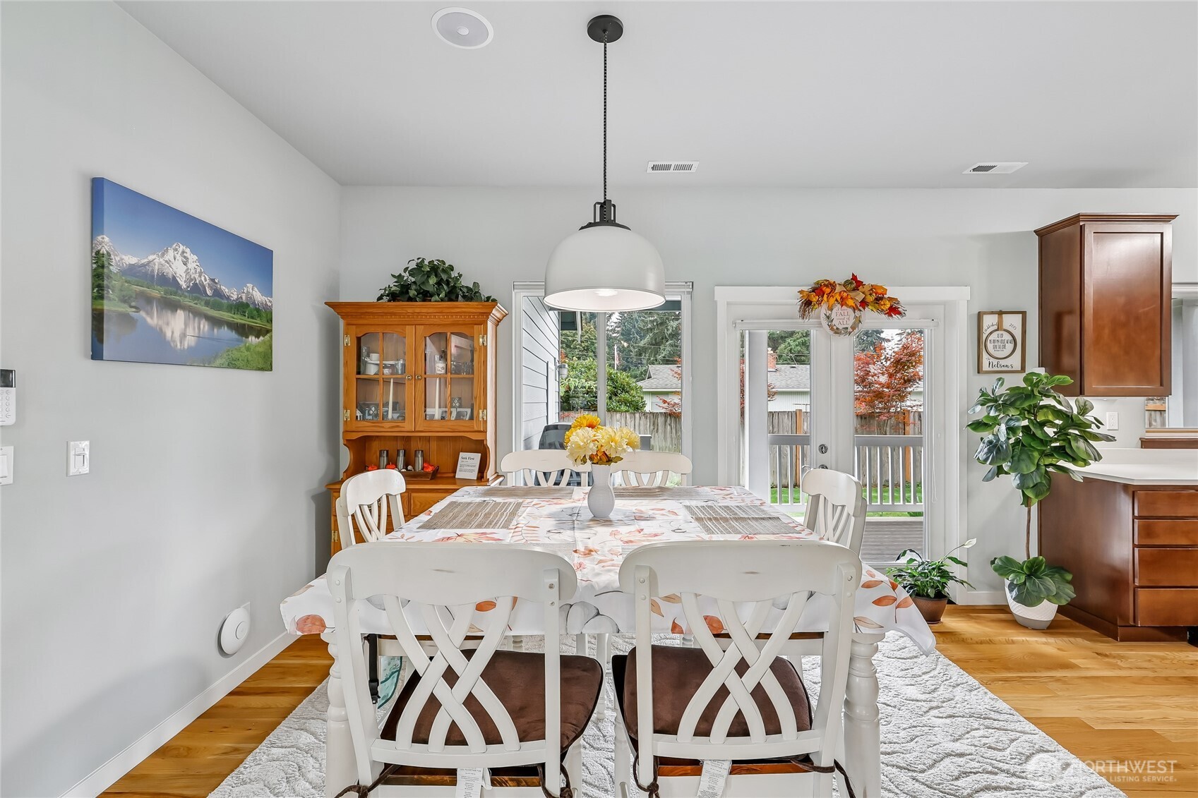 18052 W Columbia Street Property Photo 9
