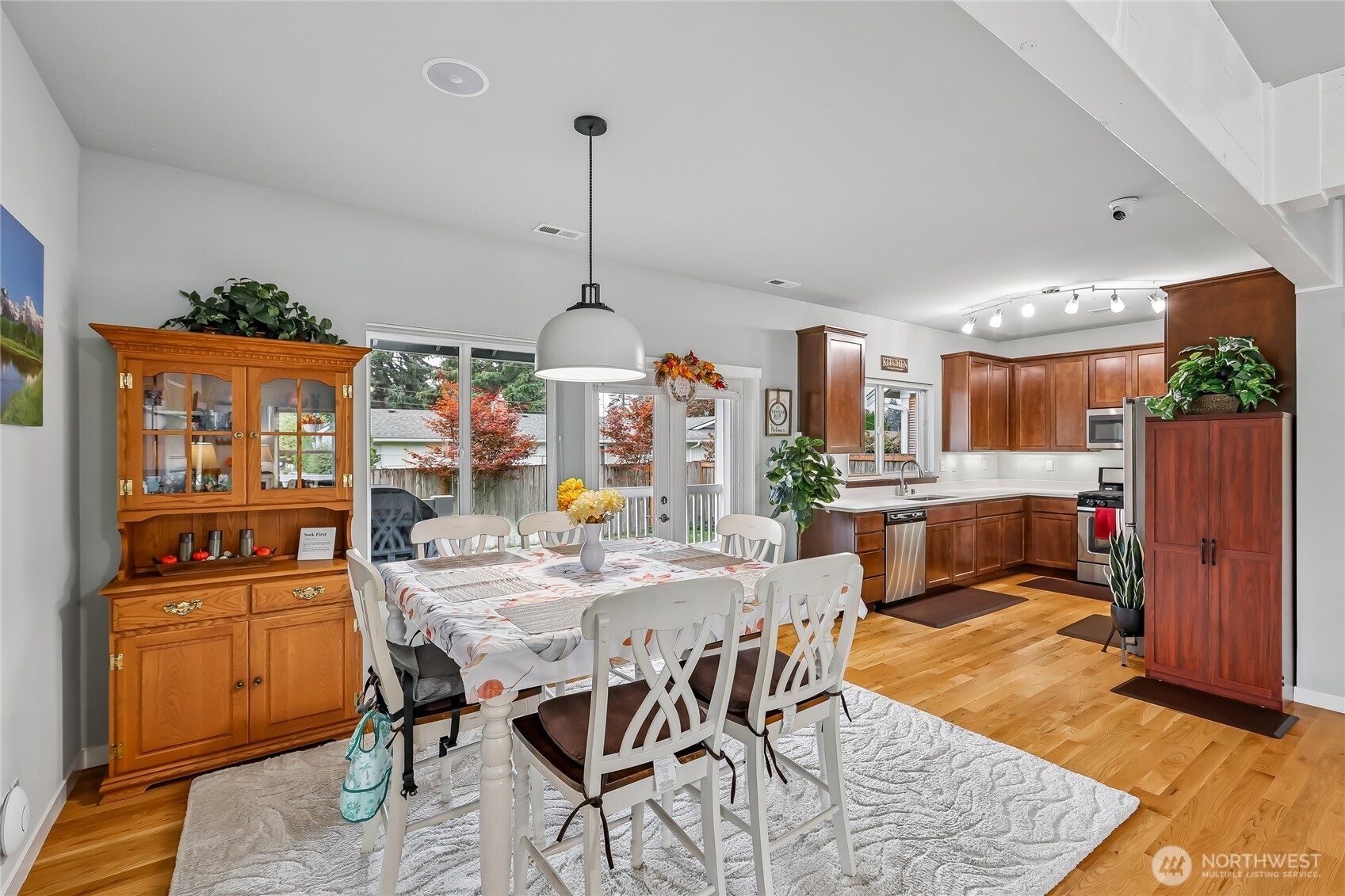 18052 W Columbia Street Property Photo 10
