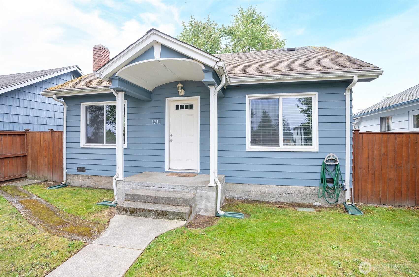 5210 N 46th Street Property Photo 1