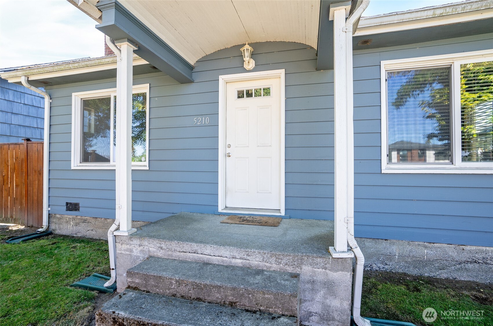 5210 N 46th Street Property Photo 5