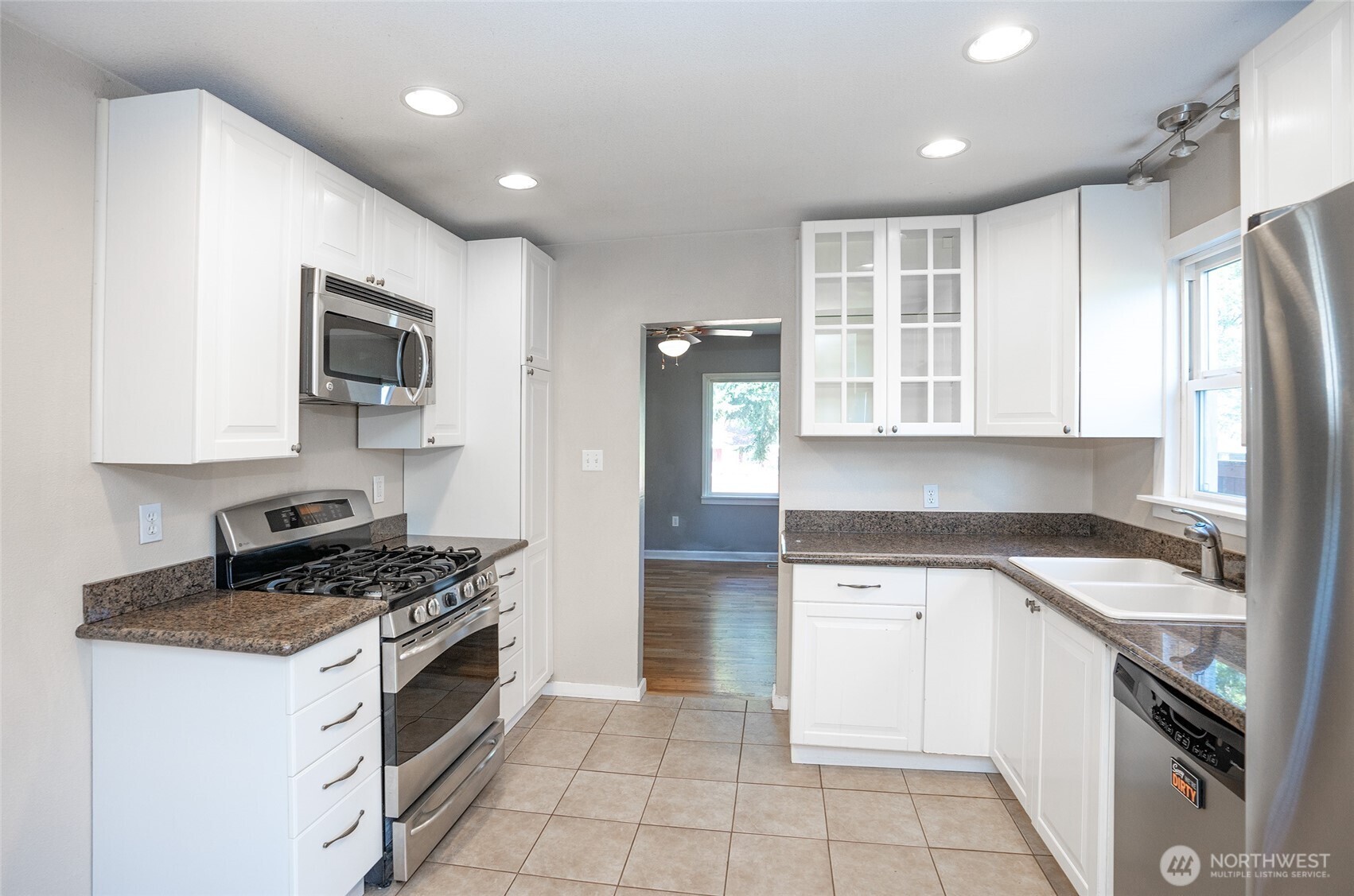 5210 N 46th Street Property Photo 8