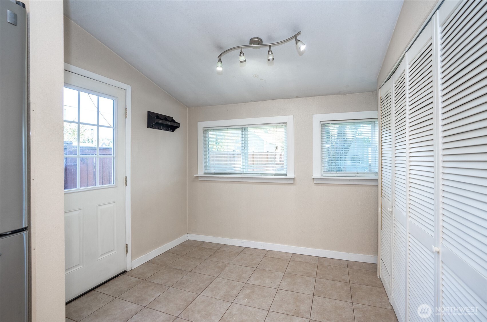 5210 N 46th Street Property Photo 11