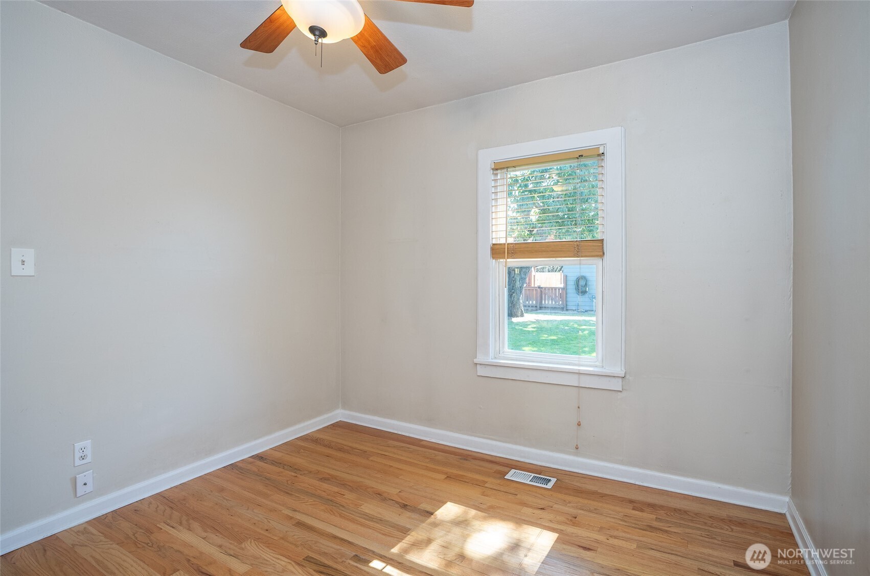 5210 N 46th Street Property Photo 15