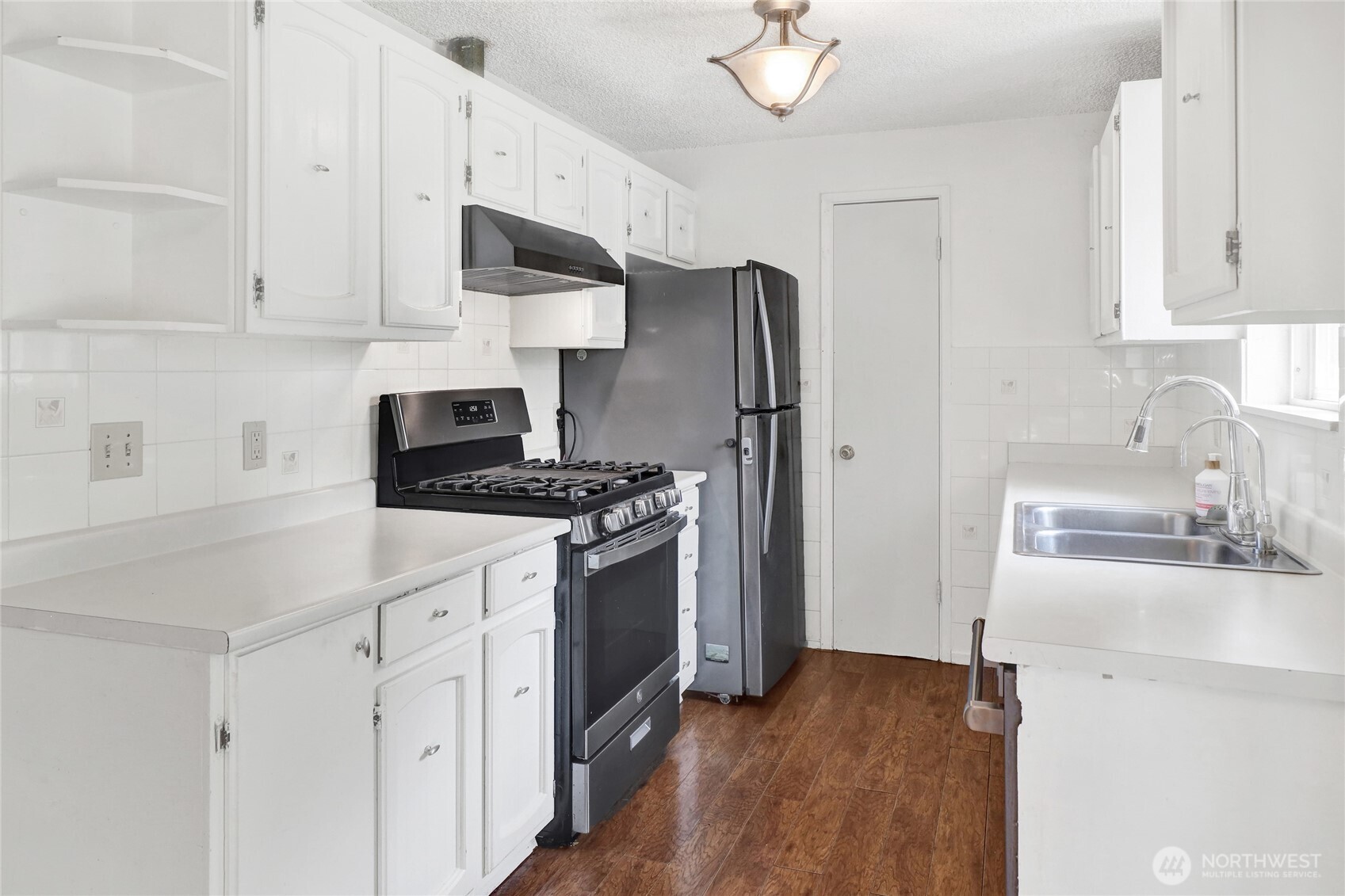 875 Adelia Street Property Photo 12