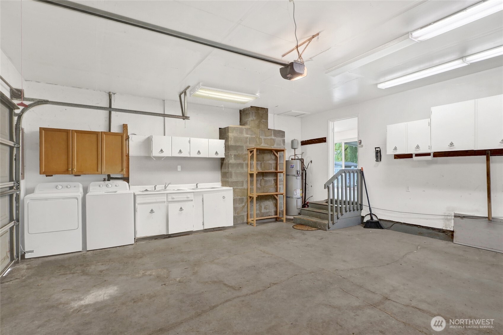 875 Adelia Street Property Photo 23