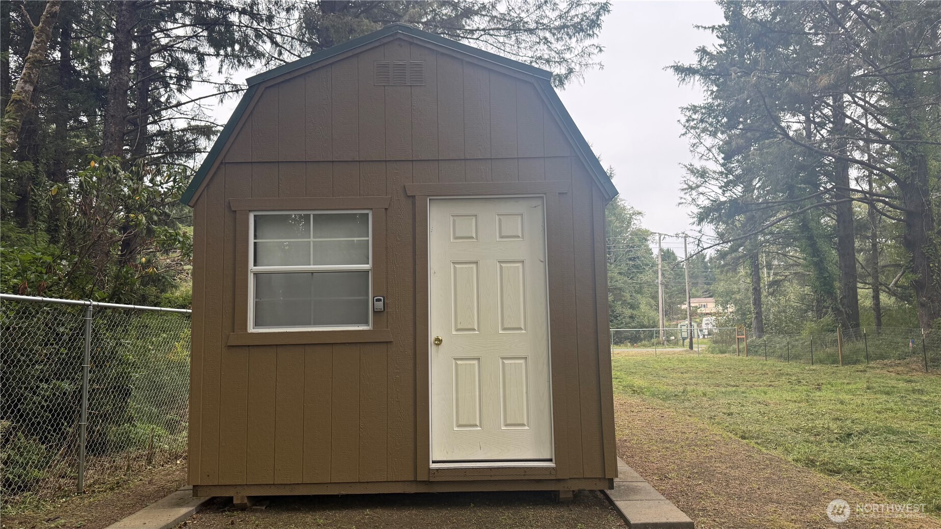 10618 Pacific Way Property Photo 3