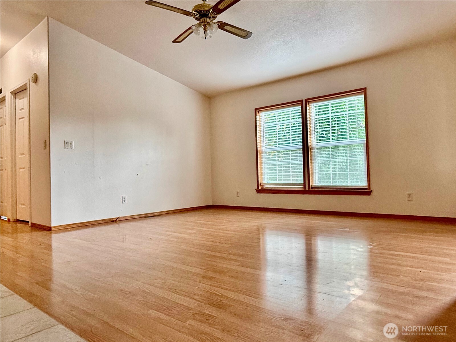 234 Se E Street Property Photo 2