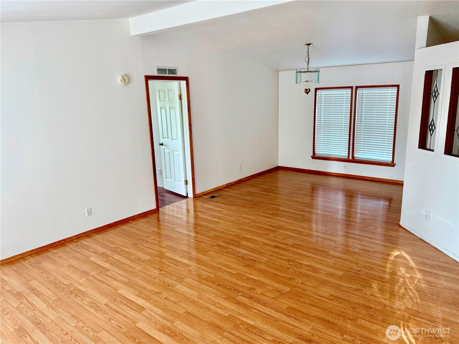 234 Se E Street Property Photo 4