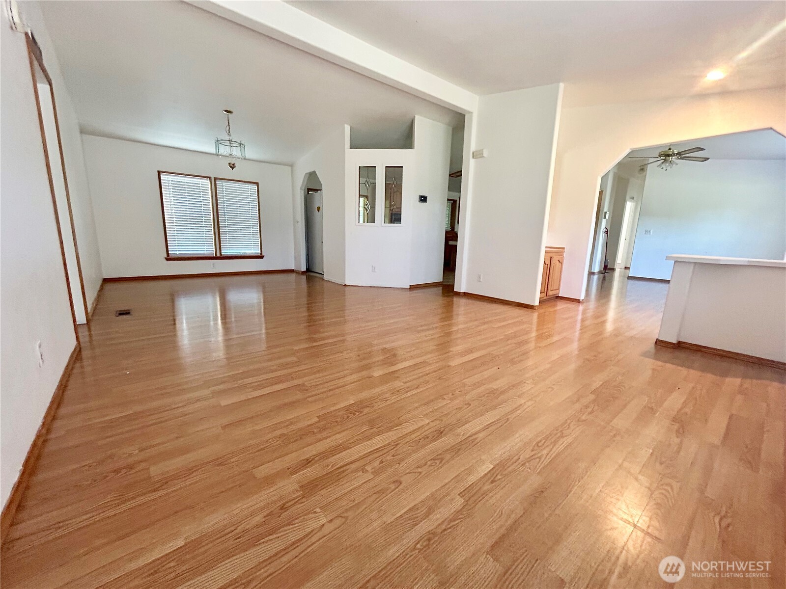 234 Se E Street Property Photo 5