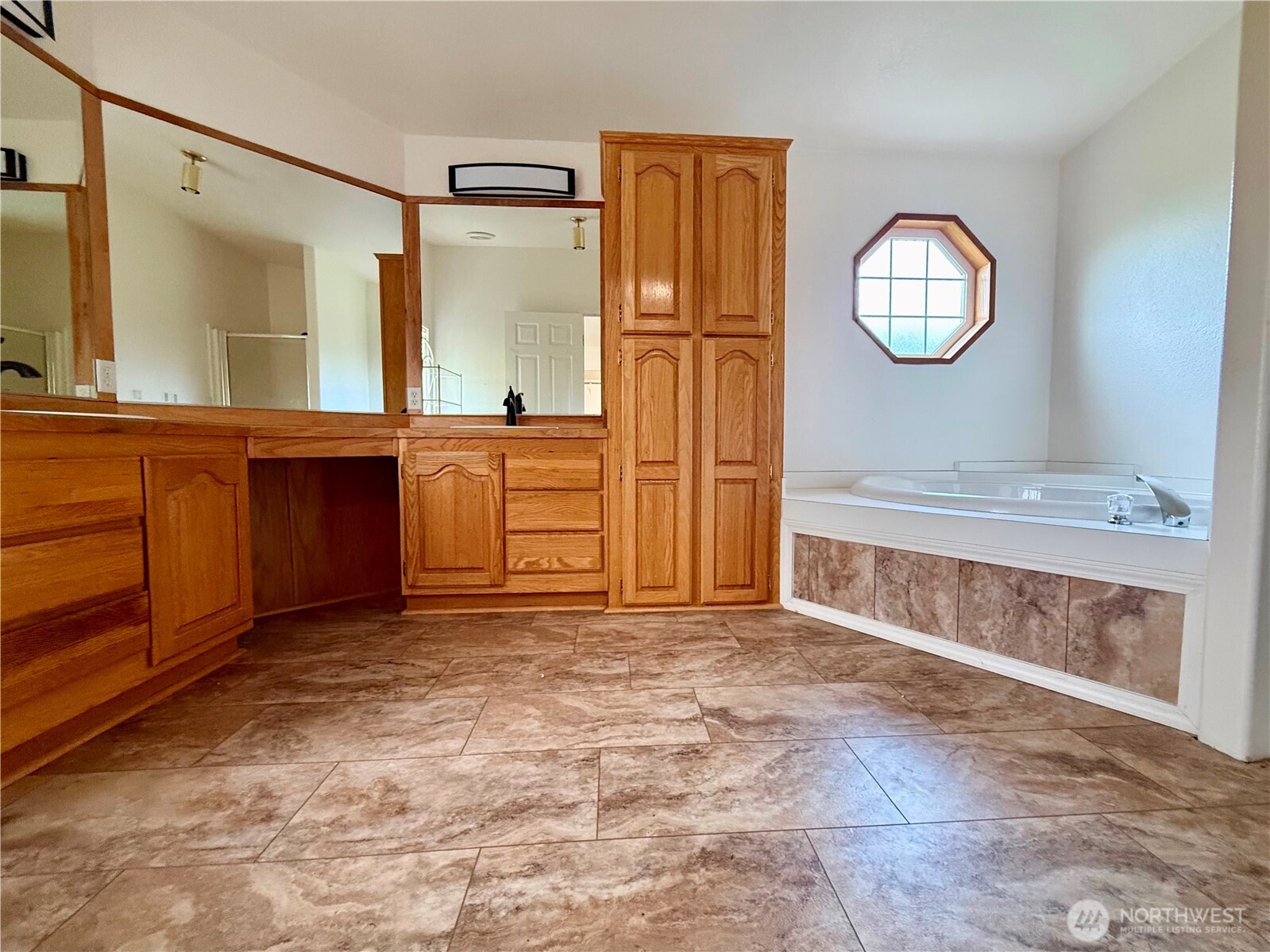 234 Se E Street Property Photo 7