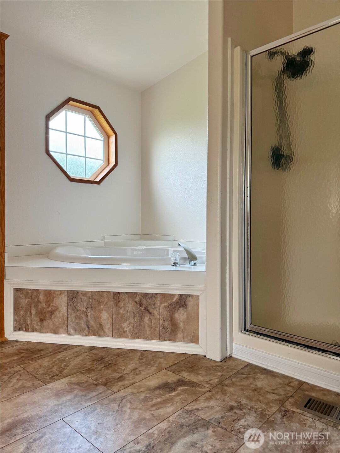 234 Se E Street Property Photo 8