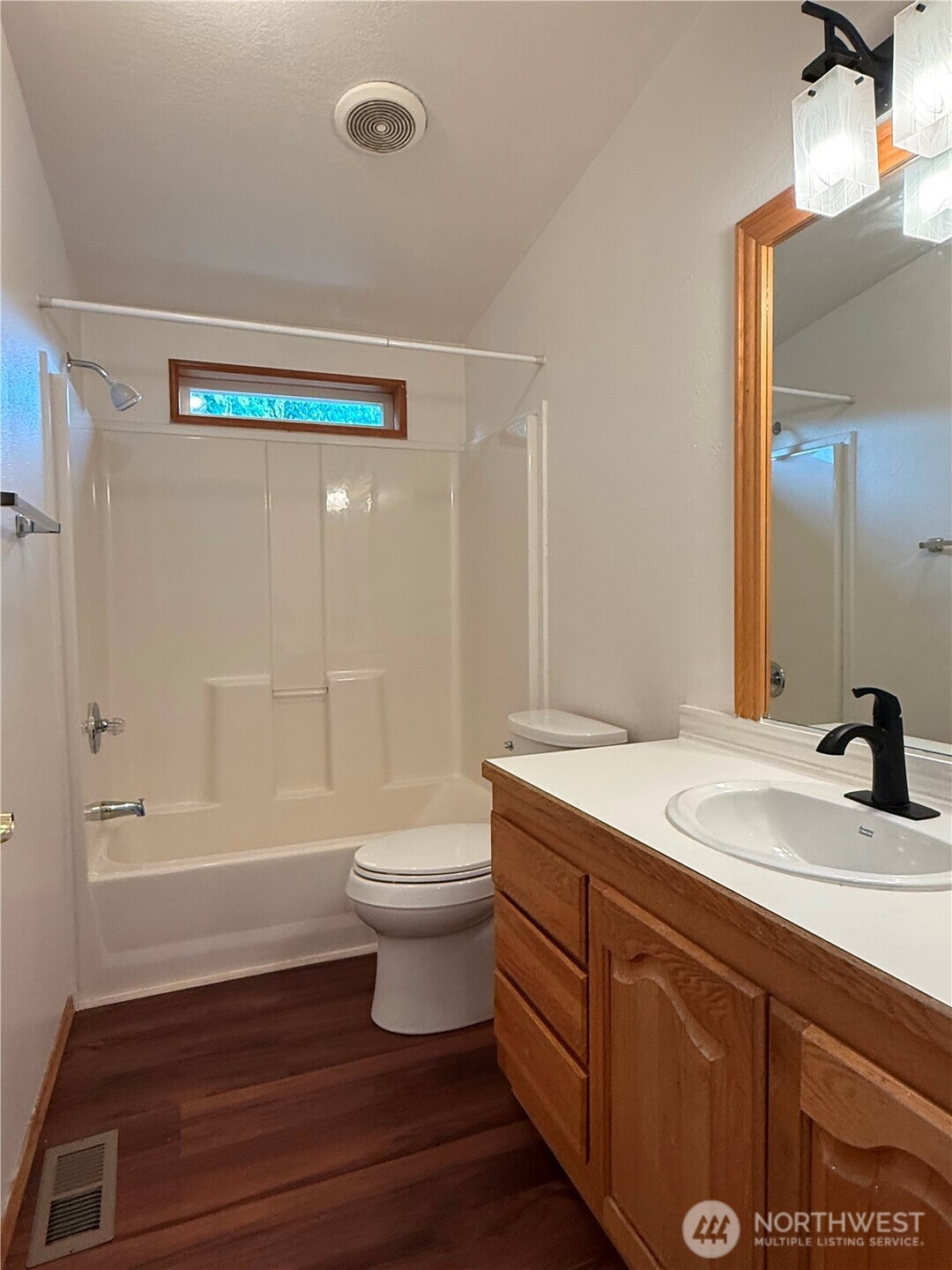 234 Se E Street Property Photo 12