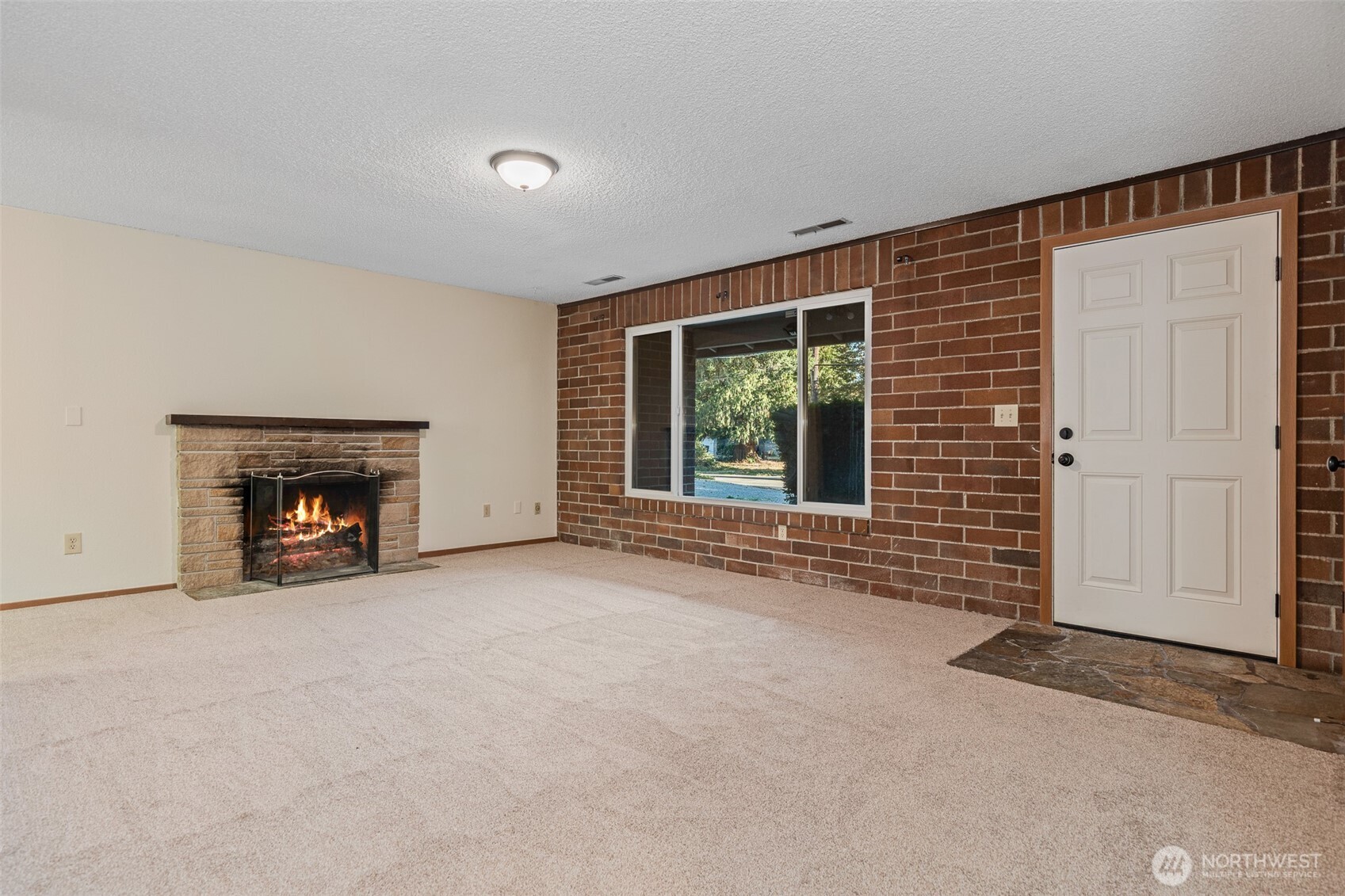 3427 192nd Street Property Photo 2