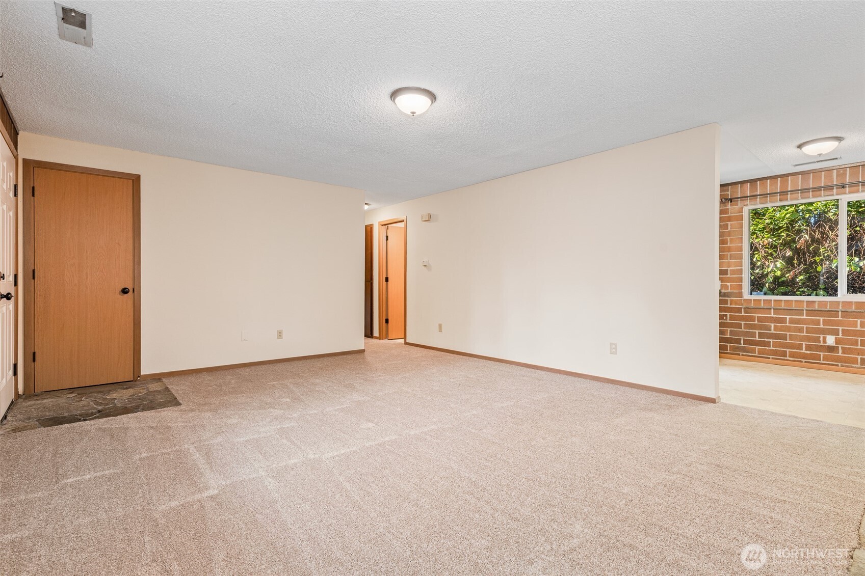 3427 192nd Street Property Photo 5