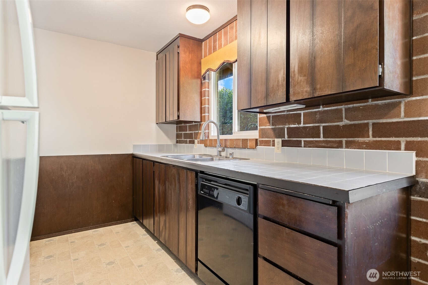 3427 192nd Street Property Photo 8