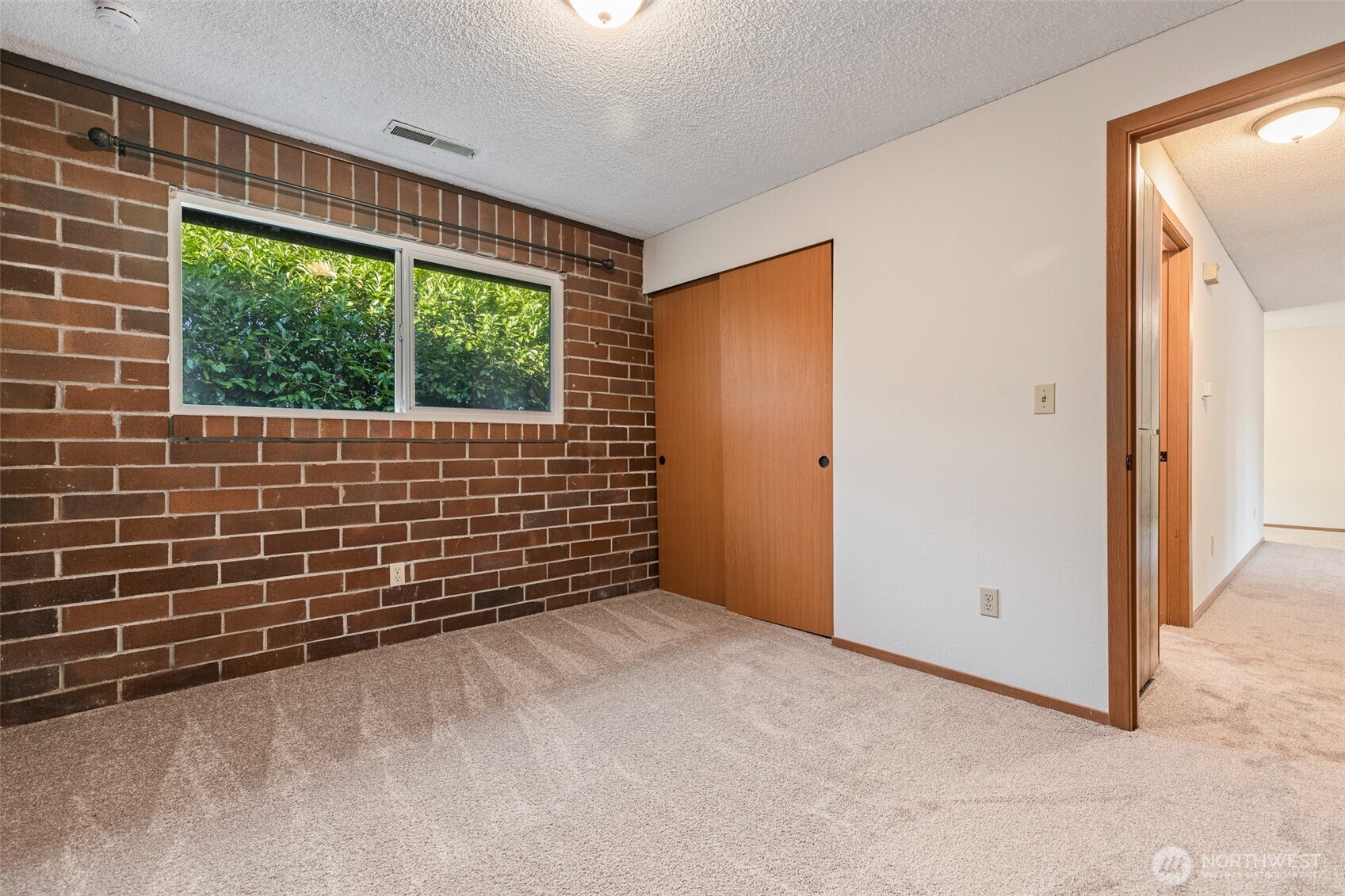 3427 192nd Street Property Photo 9