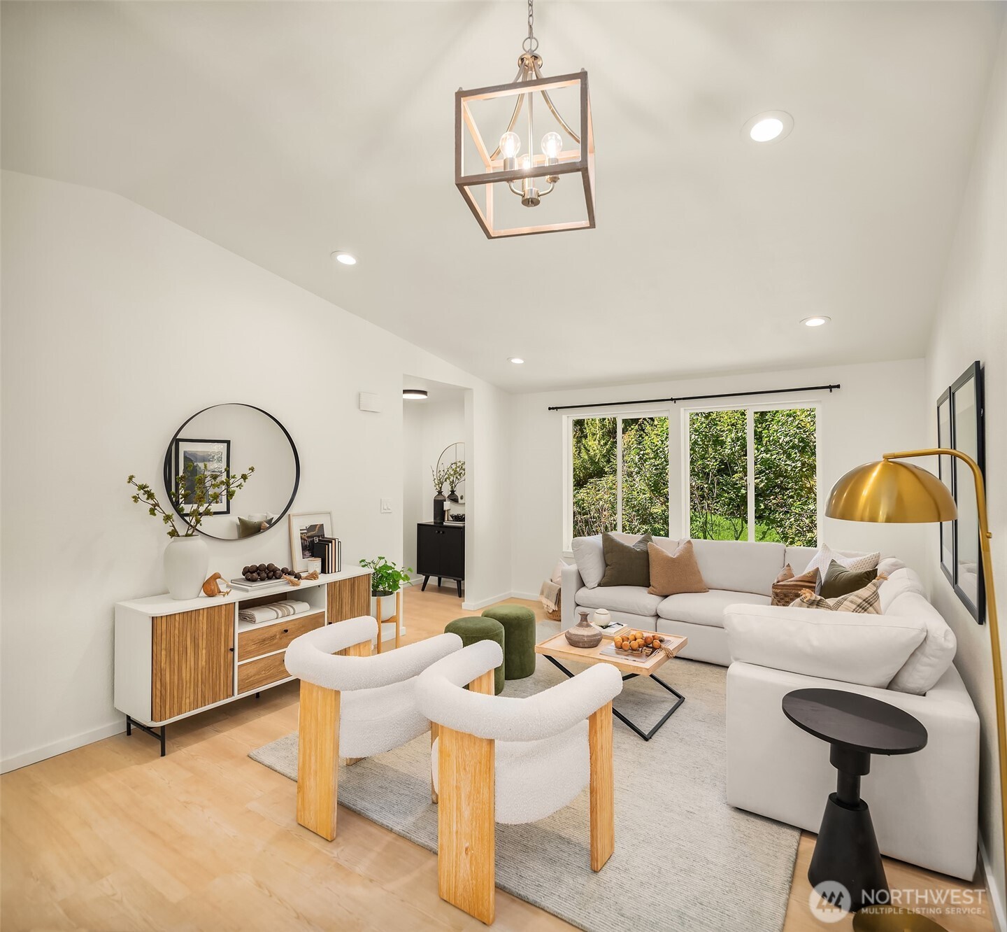 14722 3rd Place Property Photo 8