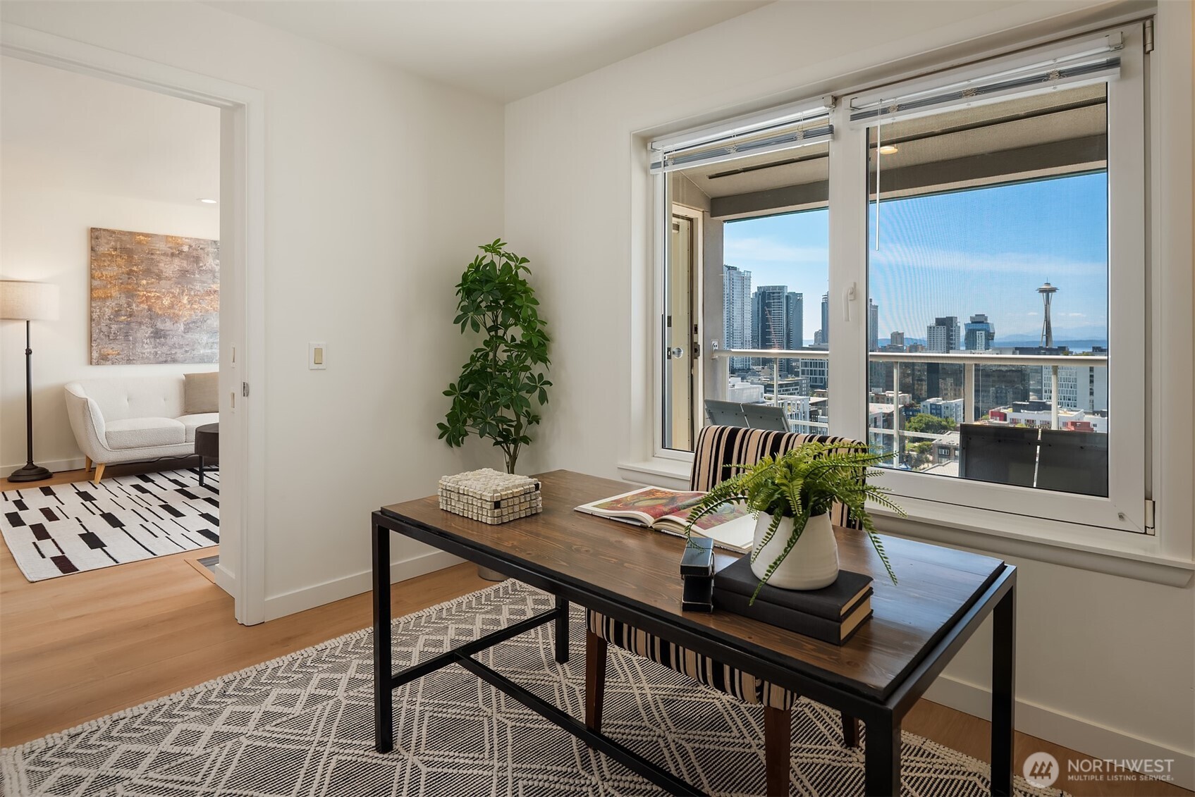 420 Melrose Avenue 902 Property Photo 12