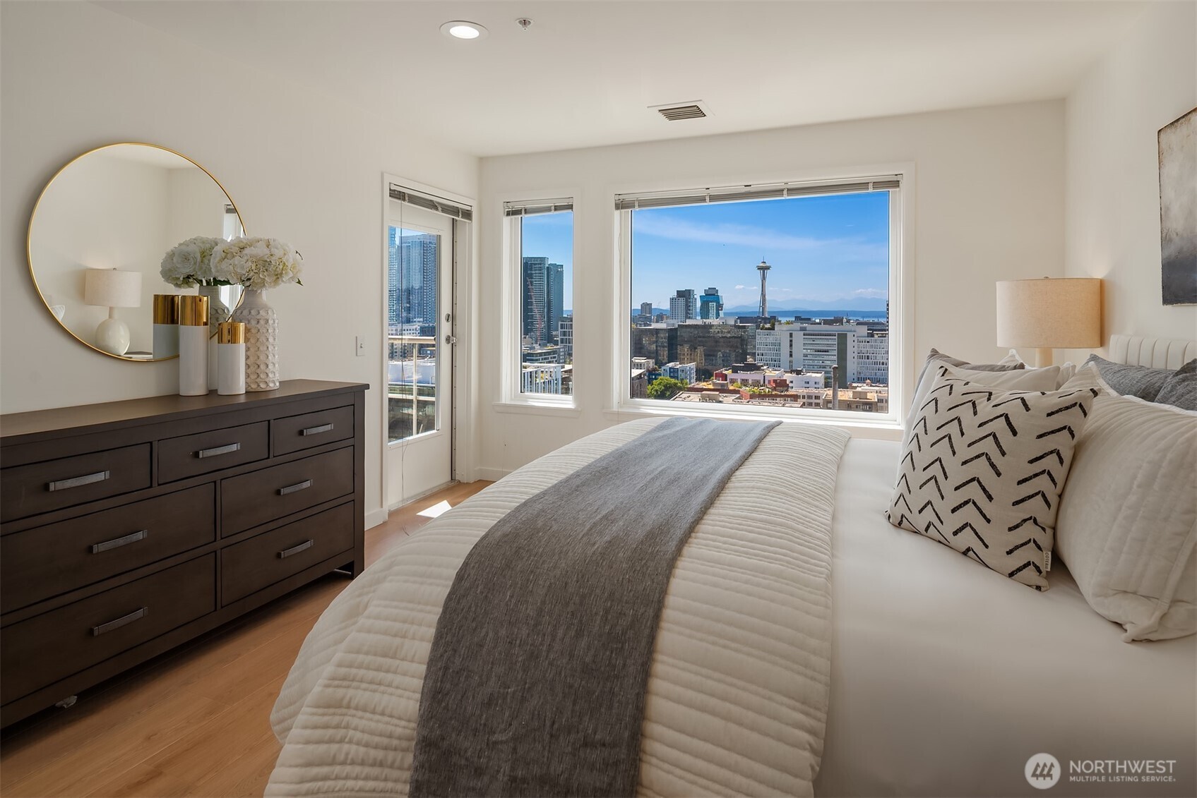 420 Melrose Avenue 902 Property Photo 13