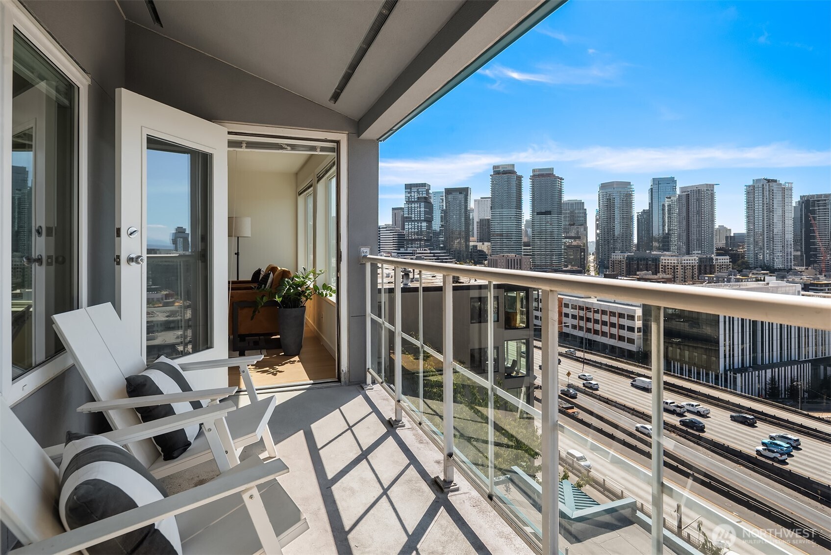 420 Melrose Avenue 902 Property Photo 17
