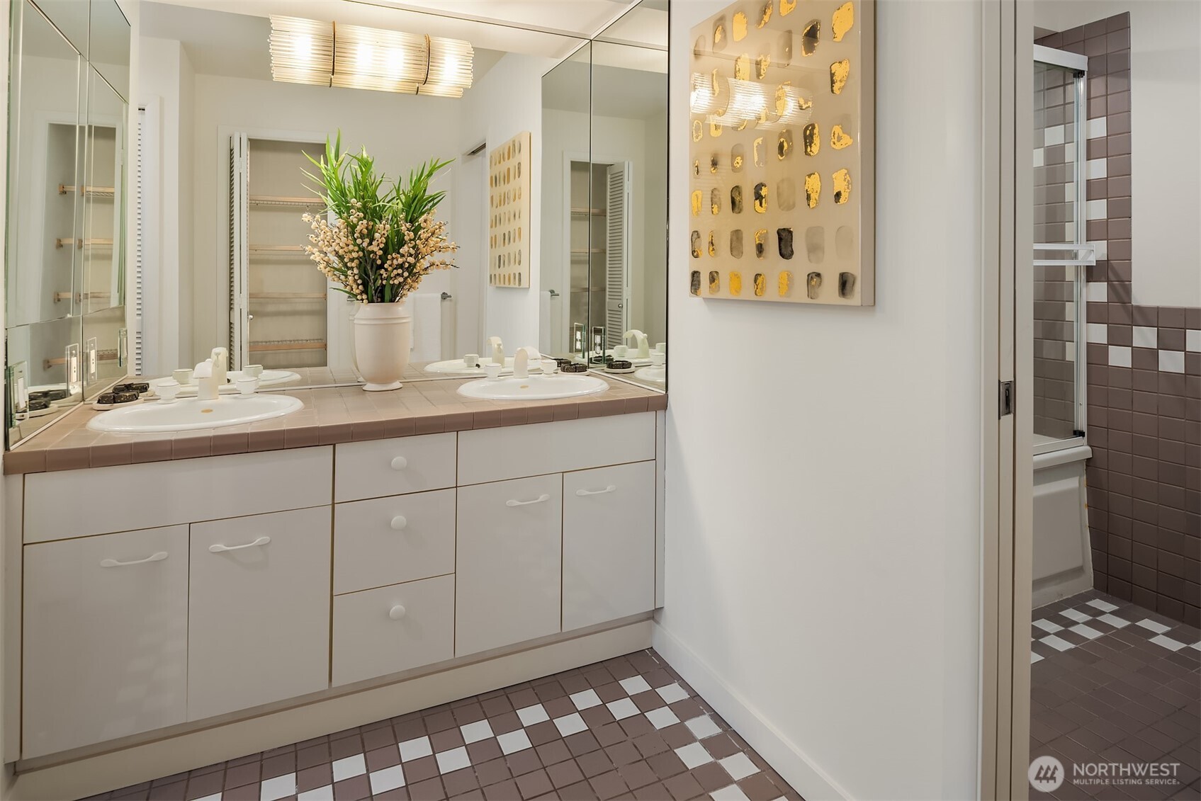 420 Melrose Avenue 902 Property Photo 19