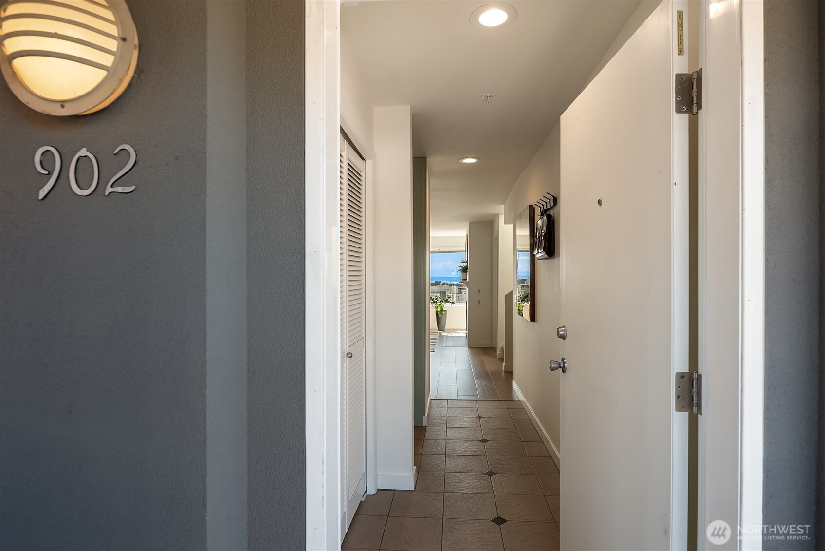 420 Melrose Avenue 902 Property Photo 31