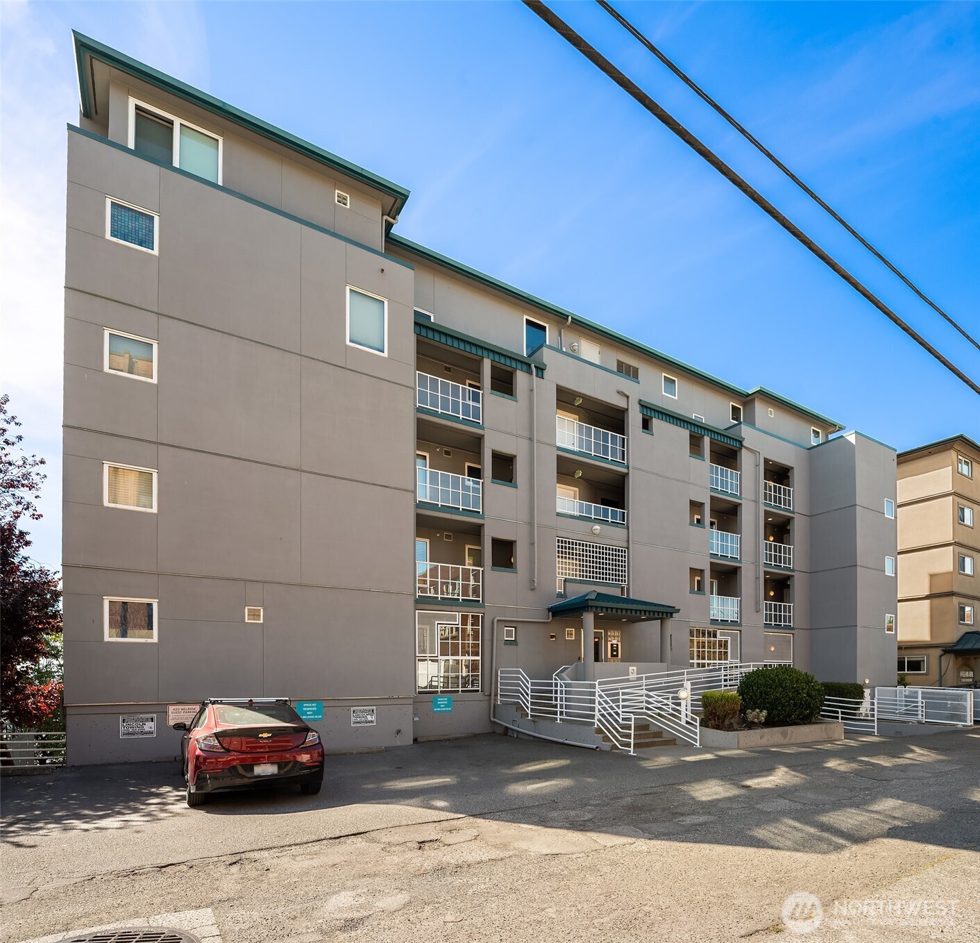 420 Melrose Avenue 902 Property Photo 35
