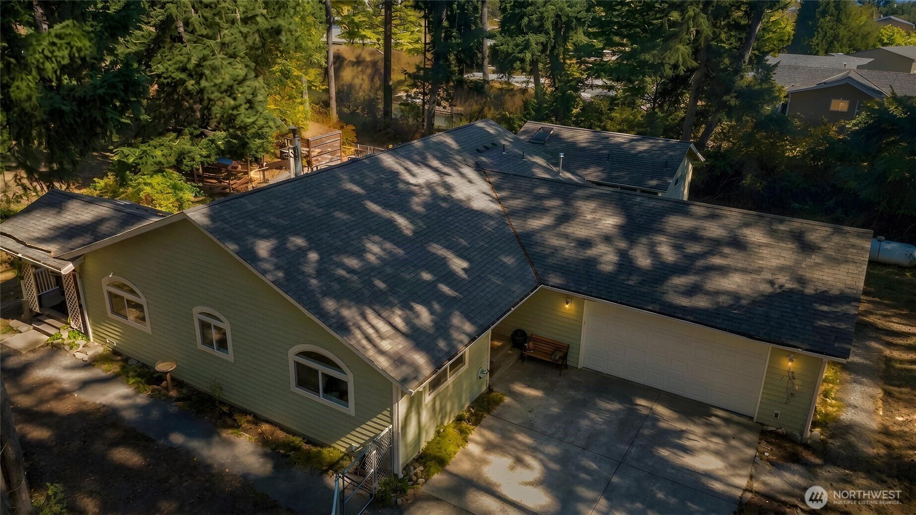 440 W Silberhorn Road Property Photo 2
